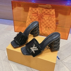 Louis Vuitton Slippers